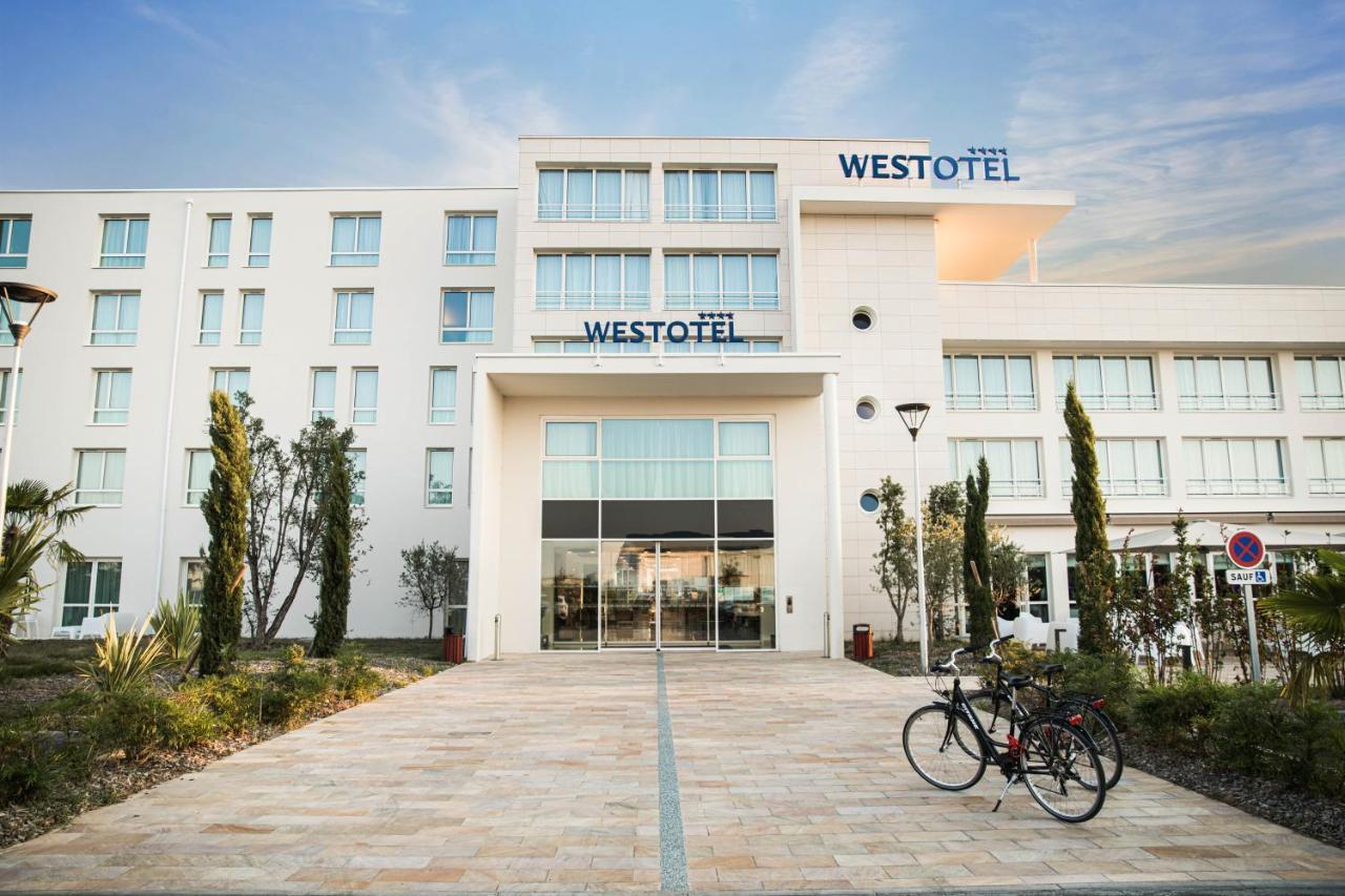 Westotel Tours Val De Loire La Ville-aux-Dames Bagian luar foto